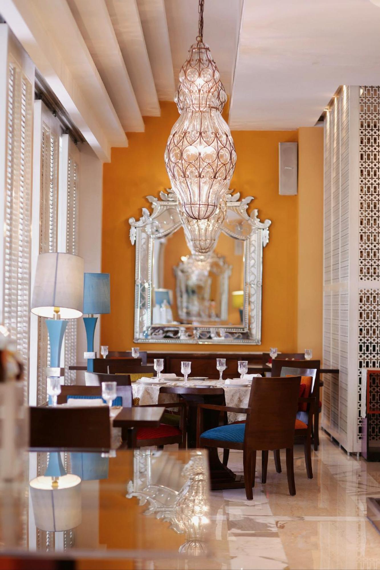 The Leela Ambience Gurugram Hotel & Residences - The Luxury Urban Sanctuary Gurgaon Zewnętrze zdjęcie The restaurant