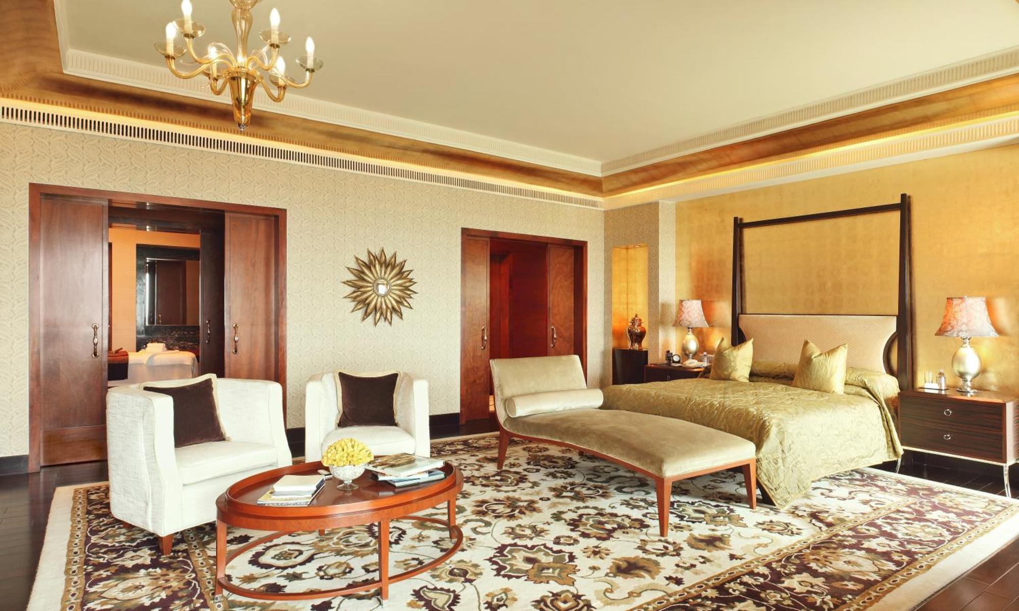 The Leela Ambience Gurugram Hotel & Residences - The Luxury Urban Sanctuary Gurgaon Zewnętrze zdjęcie A bedroom at the Taj Mahal Palace