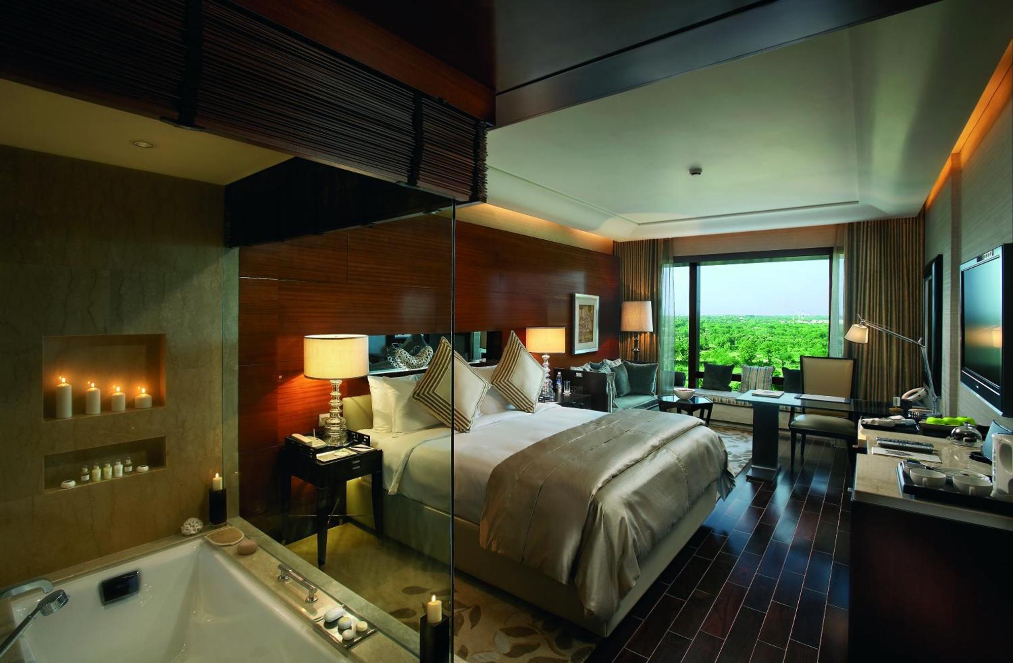 The Leela Ambience Gurugram Hotel & Residences - The Luxury Urban Sanctuary Gurgaon Zewnętrze zdjęcie A room at The Oberoi, Mumbai