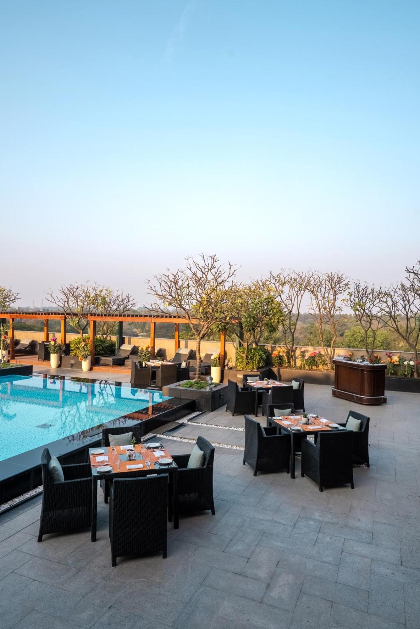 The Leela Ambience Gurugram Hotel & Residences - The Luxury Urban Sanctuary Gurgaon Zewnętrze zdjęcie The Park, New Delhi
